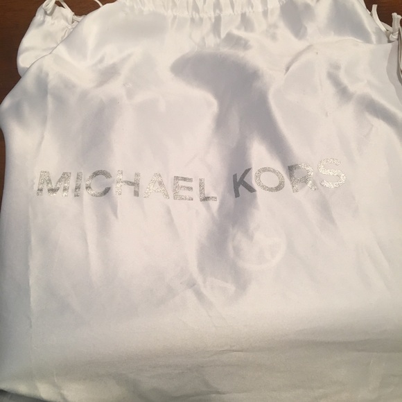 Michael Kors Large Satchel - Picture 2 of 7